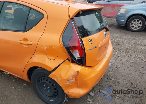 2016 Toyota Prius C Three from USA, damaged, VIN JTDKDTB30G1133285